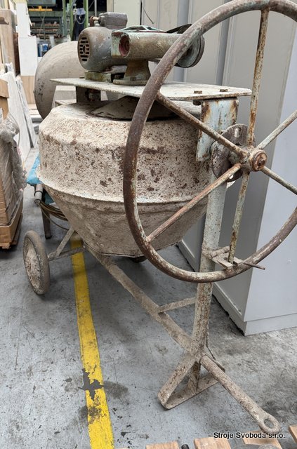 Stavební míchačka  (1 - Stavebni michacka (4).JPG)